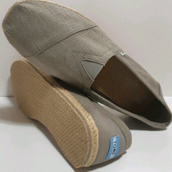 ποΈ TOMS Grey Classics *FINAL PRICE* - Picture 2 of 4